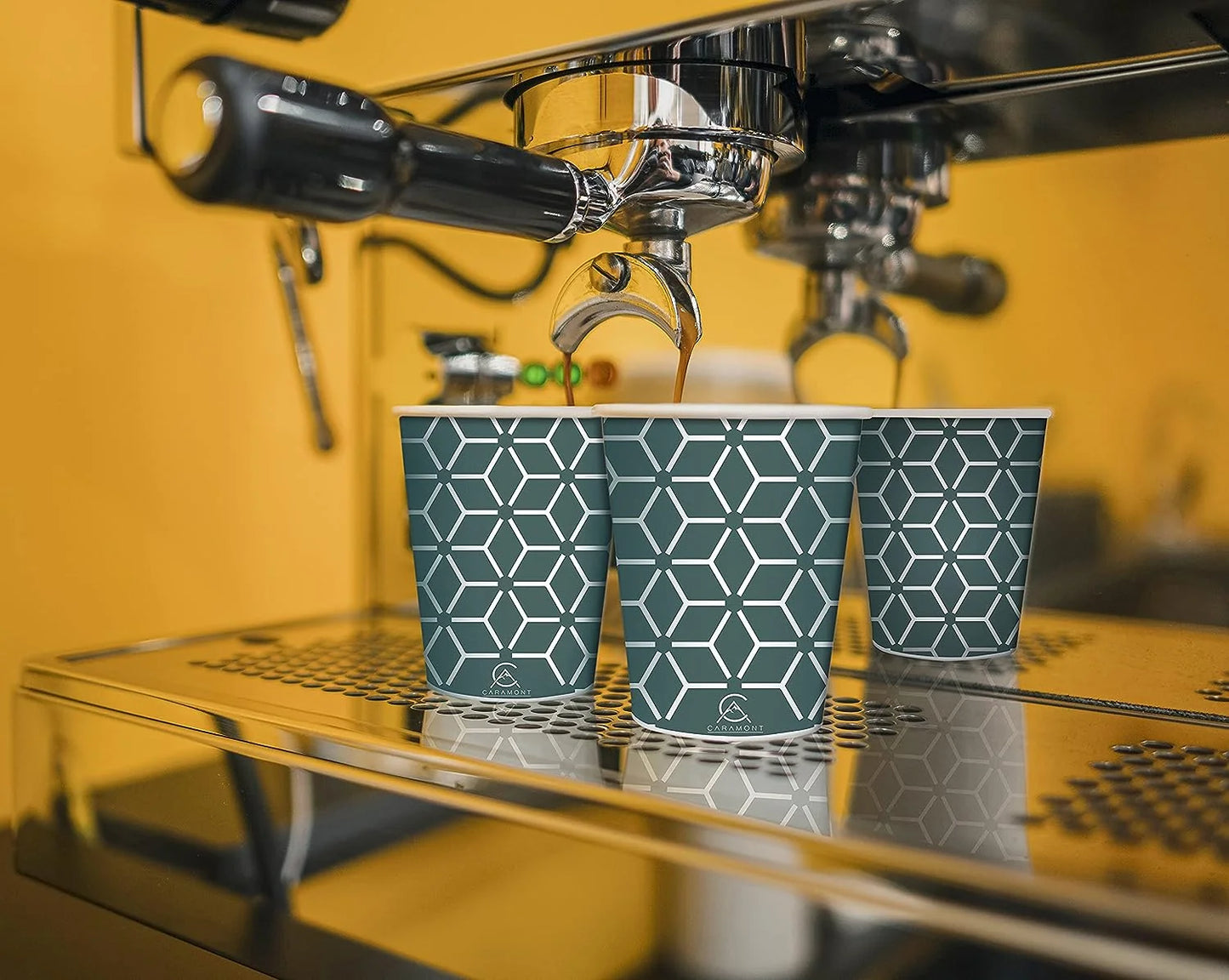 Caramont,7 Oz Gobelets en Carton avec Agitateurs en Bois,Écologique et Jetables,Résistant à la Chaleur,pour la Boisson Froide et Chaude en Carton de Qualité,Ideal pour Café,Thé,Anniversaire,etc -400